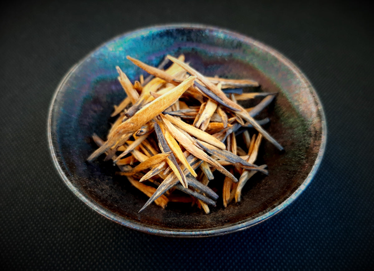 ~ 紅 ~ Red/Black – Cosmic Tortoise Tea