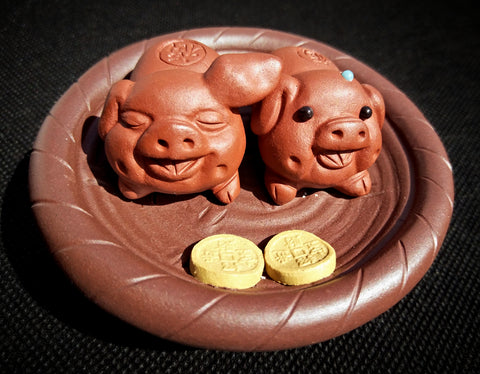 Tea Pets - Pigs in a Basket
